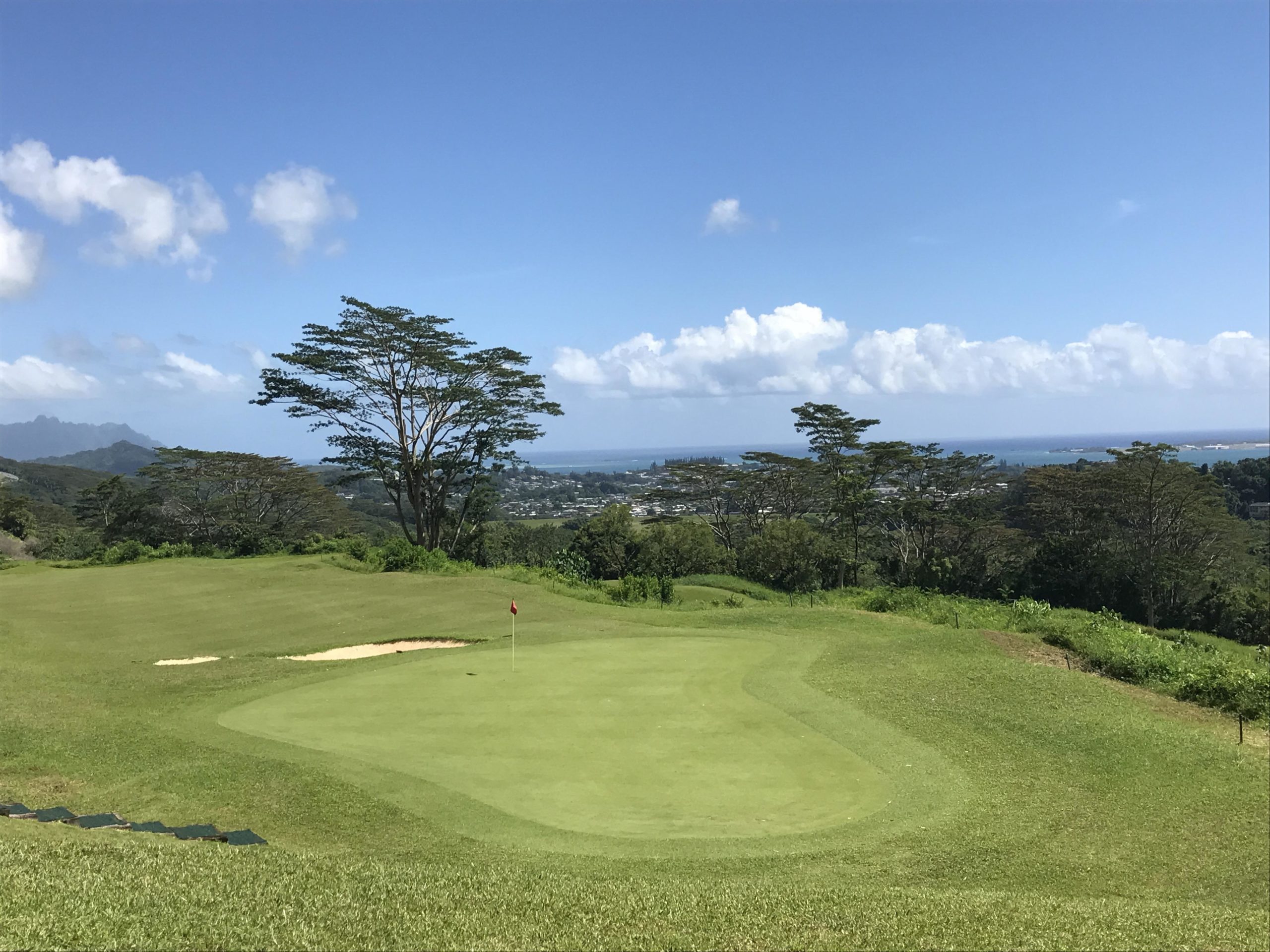 ハワイアンツアーズで予約できる人気のゴルフ場が増えましたーヽ O 丿 ハワイ州公認の旅行会社ハワイアンツアーズ